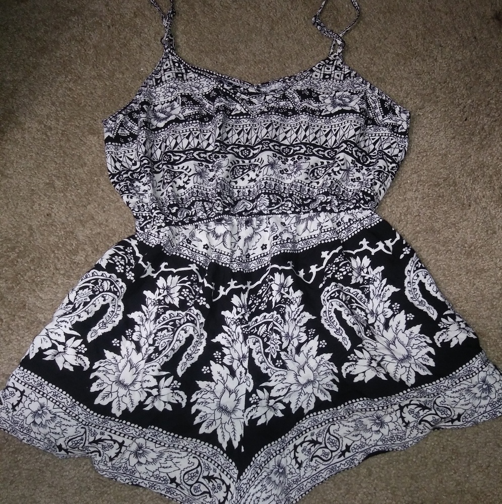 Romper - Picture 3 of 3